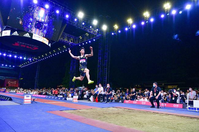  街头篮球争霸赛，民间高手上演扣篮盛宴