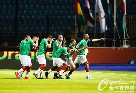  非洲杯黑马频现，弱旅爆冷改写剧本