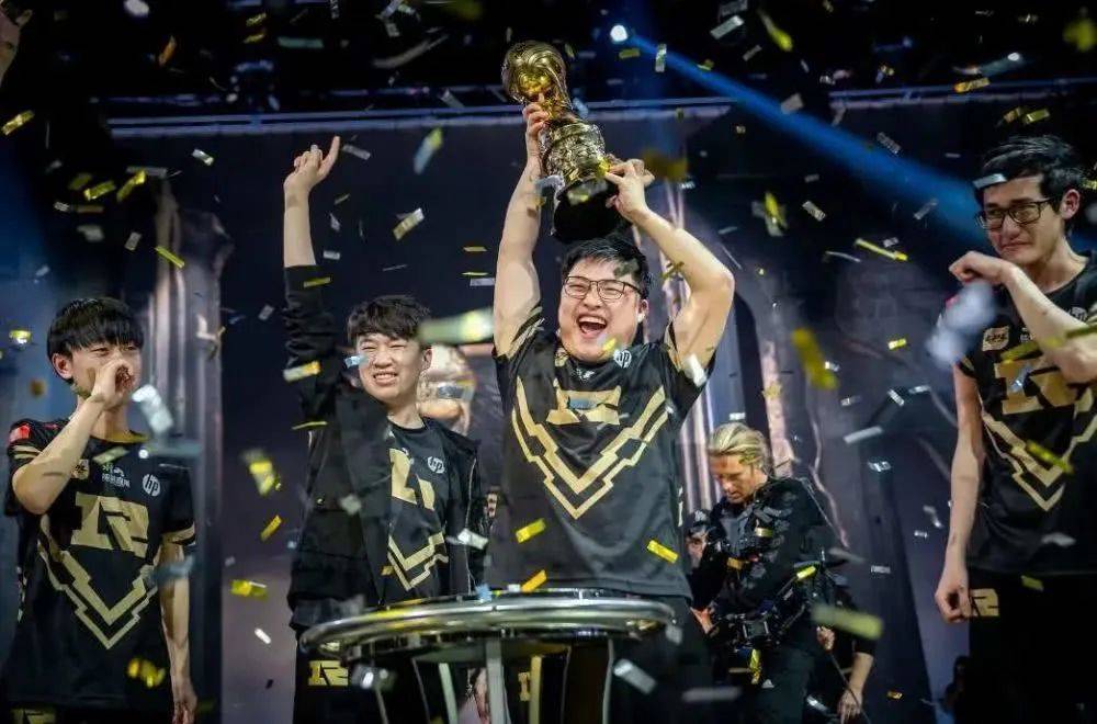  电竞传奇选手宣布退役告别赛场  