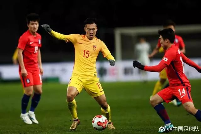  老将宝刀未老，头球攻门技惊四座