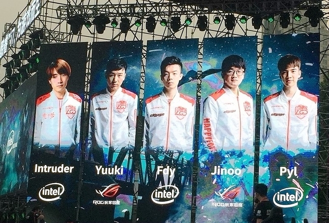  电竞豪门狭路相逢演绎巅峰之战