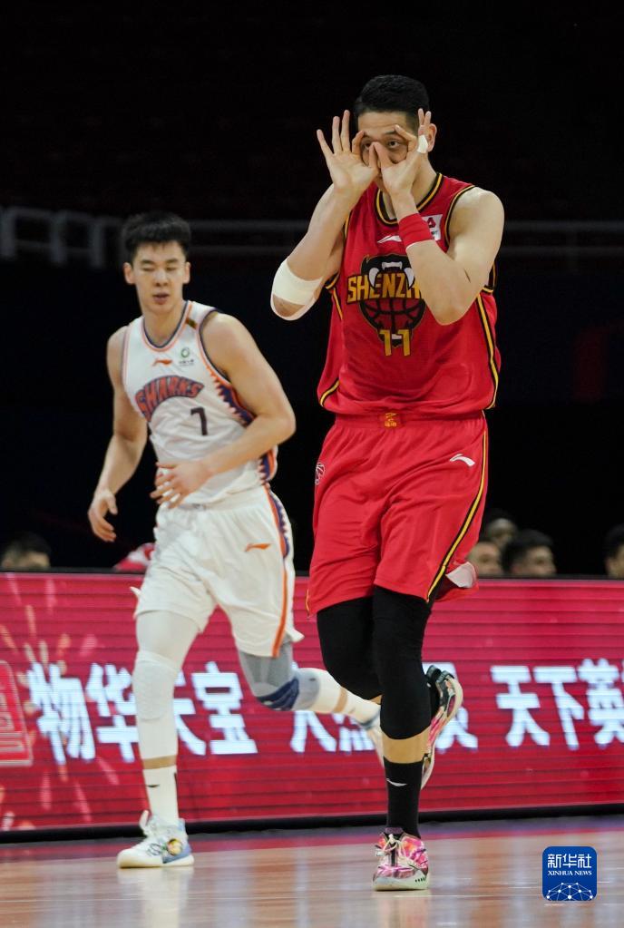  上海久事双外援合璧击败深圳马可波罗