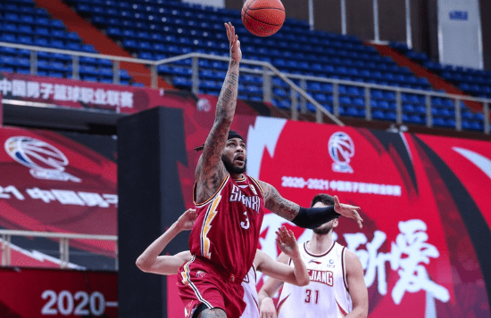  大学生篮球联赛黑马强势崛起