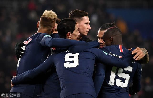  法国杯决赛，巴黎圣日耳曼轻松捧杯